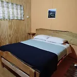 Cabana Pescador Cercano De Playa Y Centro