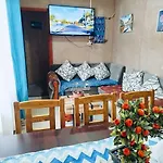 Cabana Pescador Cercano De Playa Y Centro